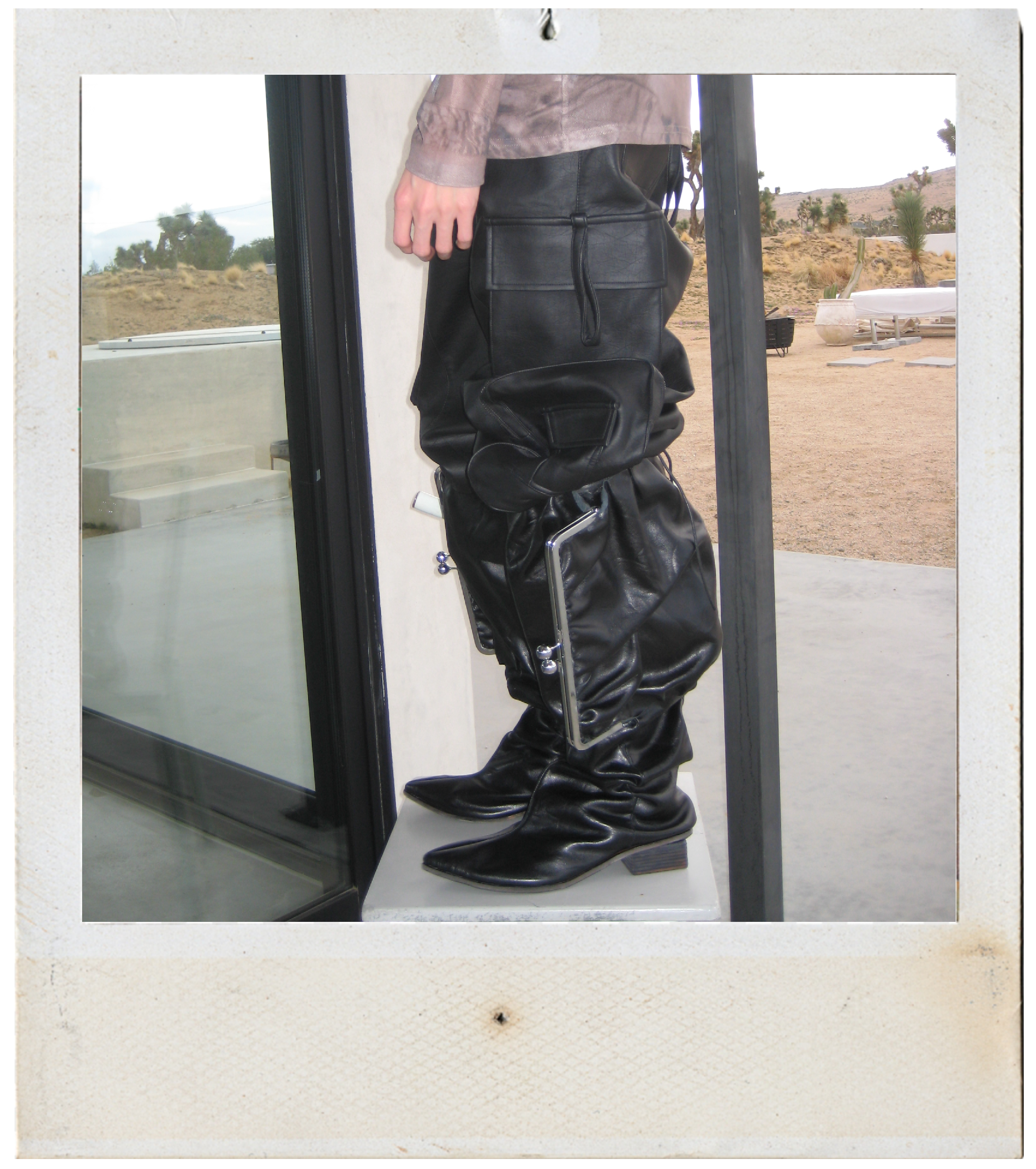THE BOOTS – LOWSH