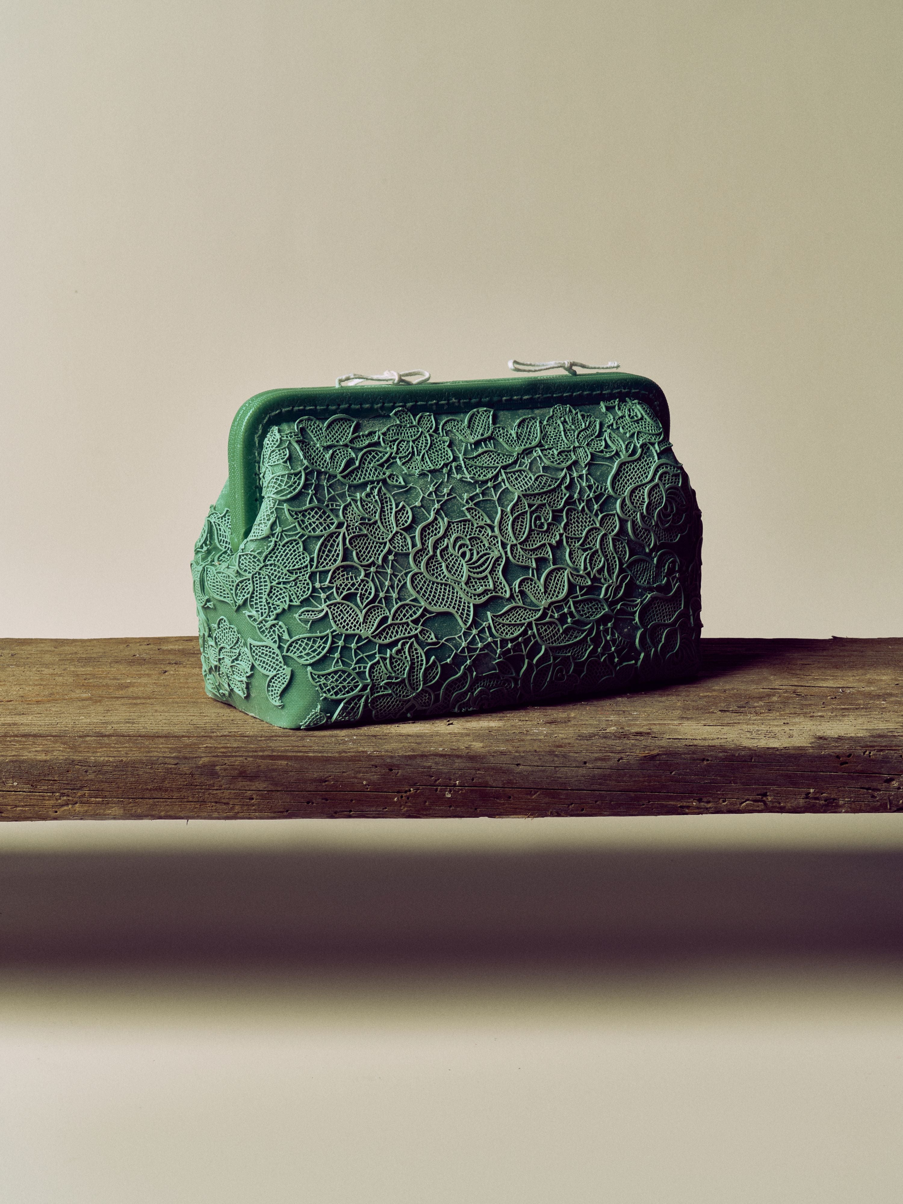 烛 - Large Purse in Wax